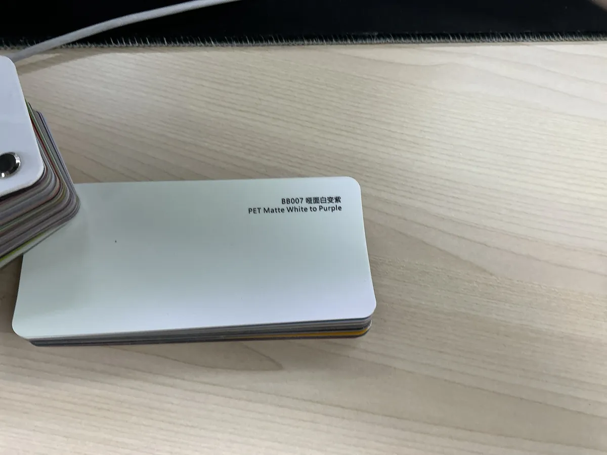 BB007 PET Matte White-to-Gold Color Shift car wrap film swatch