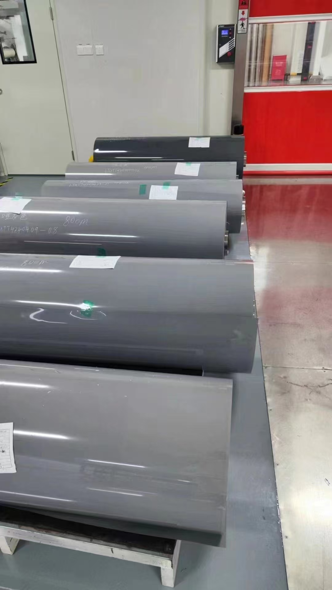 Gloss purple automotive color change film roll in the factory